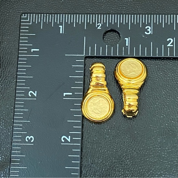 Vintage Unsigned Gold-Tone Roman Coin Clip On Earrings - Picture 8 of 13